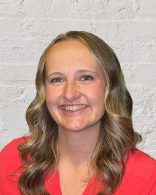 Photo of Hanna Woods, Registered Psychotherapist (Qualifying), BA, MACP