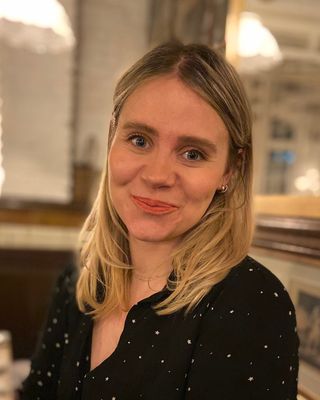 Photo of Chloe Boyes, Psychotherapist, MBABCP