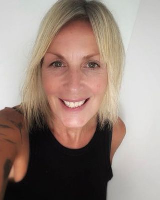 Photo of Jo Hicks, Psychotherapist, MSc, MBABCP