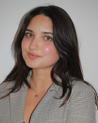 Photo of Glenda Flores, Registered Mental Health Counselor Intern, MA, RMHCI