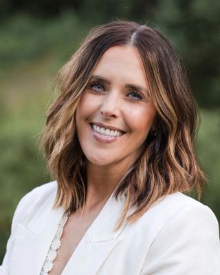 Photo of Nikki Harmon, Marriage & Family Therapist, MA, LMFT, CEFT