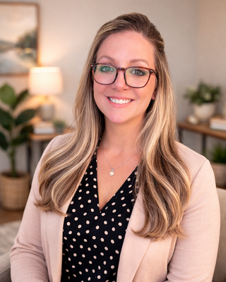 Photo of Angela Aloi, Clinical Social Work/Therapist, MSW, LCSW-C
