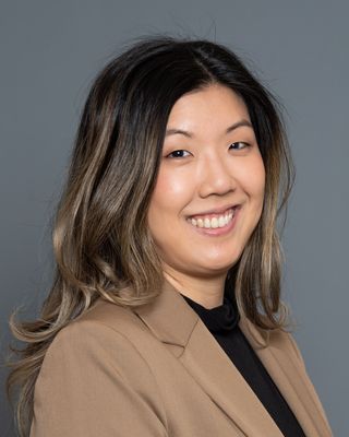 Photo of Perrie Mo, Clinical Social Work/Therapist, LICSW, APHSW-C, RN