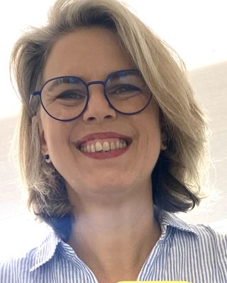 Photo of Dr Emma Harley, Psychologist, PsychD, PsyBA Endorsed