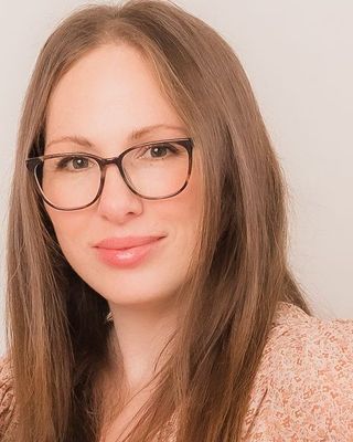 Photo of Louanna Winkler, Psychiatric Nurse Practitioner, PMHNP