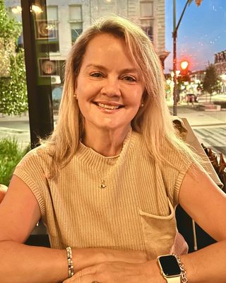 Photo of Isolina Varano, Registered Social Worker, BSW, MSW, RSW, CMed