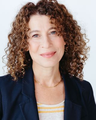 Photo of Aurisha Smolarski, Marriage & Family Therapist, MA, LMFT