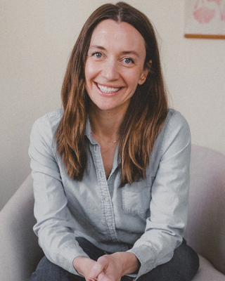 Photo of Marah Pinnolis, Clinical Social Work/Therapist, LICSW, MEd, PMH-C