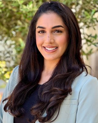 Photo of Faradebah Waziri, Clinical Social Work/Therapist, LCSW