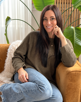 Photo of Justine Bernier, Registered Psychotherapist, MACP, BEd, BESc