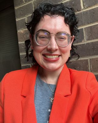Photo of Linsey Megrue, Licensed Master's Social Worker, LMSW, LGSW
