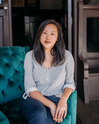 Photo of Naomi Yu, Marriage & Family Therapist, ATR, LMFT