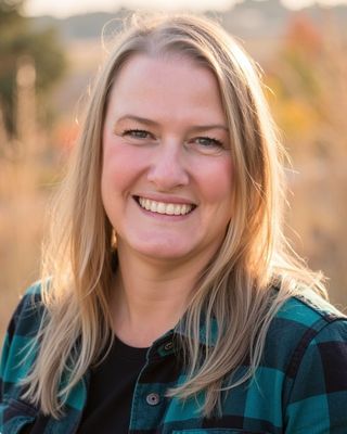 Photo of Laura Cavaliero, Counsellor, BHSc, MA, RCC