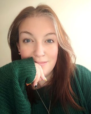 Photo of Stevie Bea, Psychotherapist, MSc, MBACP