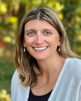 Photo of Ashley Hinds, Clinical Social Work/Therapist, MSW, LICSW