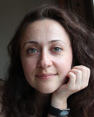 Photo of Dr Caty Oaie, Psychologist, PsychD, HCPC - Clin. Psych.