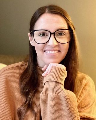 Photo of Robyn Floyd, Registered Psychotherapist, MACP, CCTP