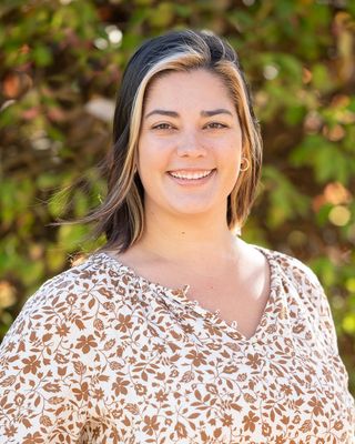 Photo of Stephanie Buendia, Psychiatric Nurse Practitioner, PhD, PMHNP