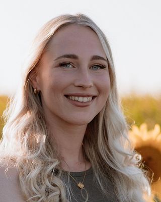 Photo of Shannon Jaimie Hawker, Psychologist, MSc, HCPC - Clin. Psych.