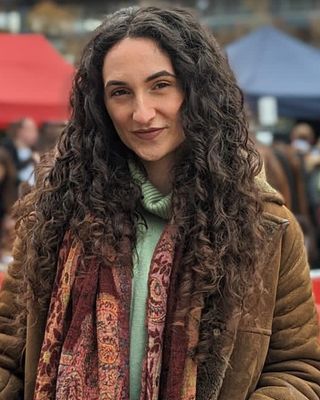 Photo of Sarah Alexandra Warham, Psychotherapist, MA, HCPC-Drama Therap.