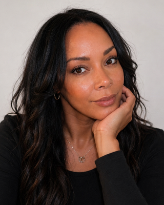 Photo of Janine Lee Norris, Psychotherapist, MSc, MBABCP