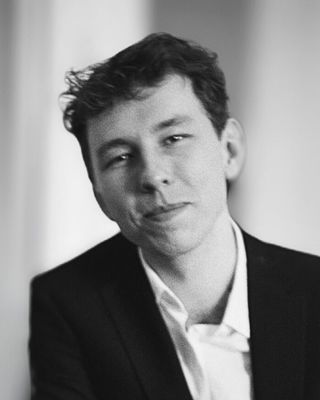 Photo of Rory Mackinnon-Little, General Counsellor, BSocSci Hons, ASCHP Wellness Counsellor