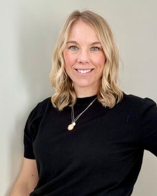 Photo of Leah Andrews - In Depth Psychotherapy, Registered Social Worker, MSW, RSW