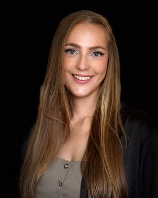 Photo of Chloe Stephenson, Registered Psychotherapist (Qualifying), RP(Q), MACP