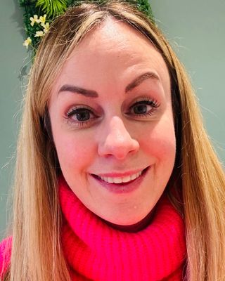 Photo of Emma Collins, Psychotherapist, MBABCP