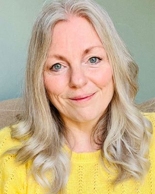 Photo of Lisa Daniels, Counsellor, MSc, UKCP Trainee