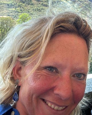 Photo of Nina Heptner, Psychotherapist, MSc, MUKCP