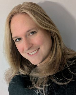 Photo of Beckett Elora Coleman, Pre-Licensed Professional, BFA, MA