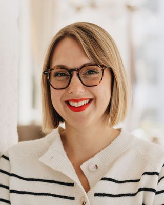 Photo of Dr. Hannah Carl, Psychologist, PsyD, PSYPACT