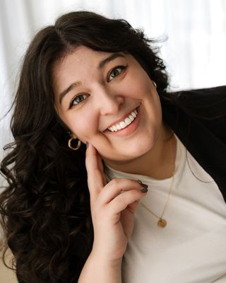 Photo of Courtney Vichez, Counsellor, MA CPSY, RCC