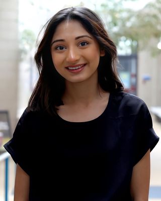 Photo of Aqsa Yasin, Psychotherapist, DCounsPsych, MBACP