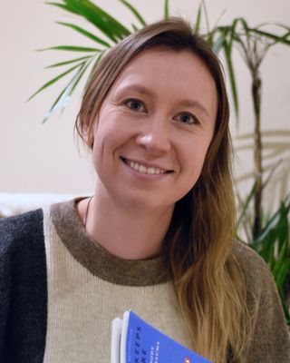 Photo of Sarah de la Roche, Registered Psychotherapist (Qualifying), BCompSc