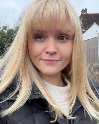 Photo of Hayley Asai, Psychotherapist, MSc, MBABCP