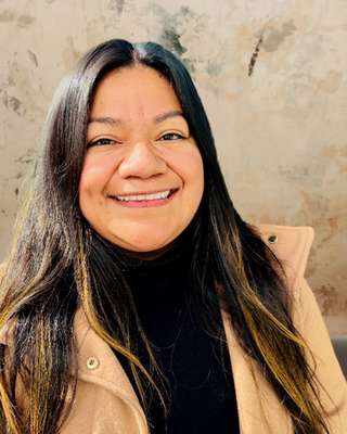 Photo of Esther Flores, Clinical Social Work/Therapist, LCSW