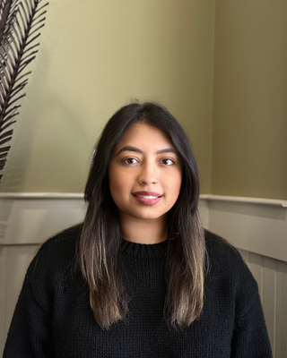Photo of Riya Arora, Counsellor, RCC, CCC