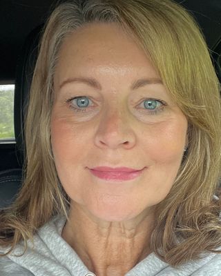 Photo of Hayley Kelly, Psychotherapist, MBACP Accred