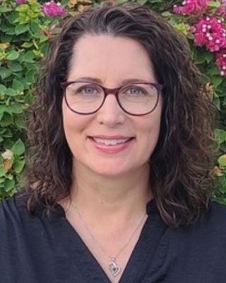 Photo of April Lucas, Clinical Social Work/Therapist