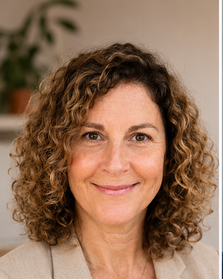 Photo of Niki Niki Inglis - Inglis & Inglis Psychotherapy & Wellness, Registered Psychotherapist (Qualifying), MACP, MEd, she/her