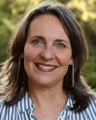 Photo of Arianne MacBean, Marriage & Family Therapist, MA, LMFT