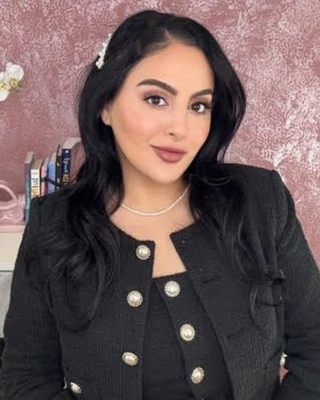 Photo of Dr. Muzna Khan, Clinical Social Work/Therapist, PsyD