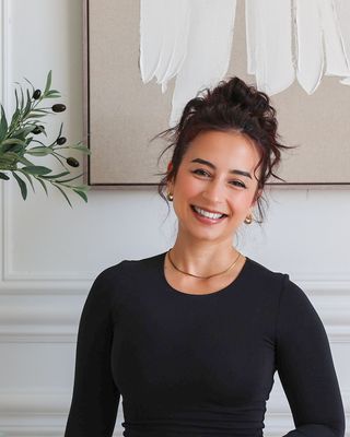 Photo of Rand Hilaneh, Registered Psychotherapist (Qualifying)