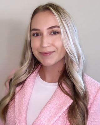 Photo of Amanda Bethurem, Pre-Licensed Professional in Fort Myers, FL
