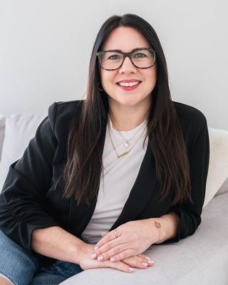 Photo of Ashley Dragozetic, Registered Psychotherapist (Qualifying), HonsBA, MACP