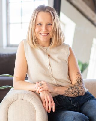 Photo of Lauren Adam, Registered Psychotherapist (Qualifying), MACP