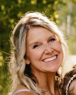 Photo of Erin Ward, Clinical Social Work/Therapist, LMSW