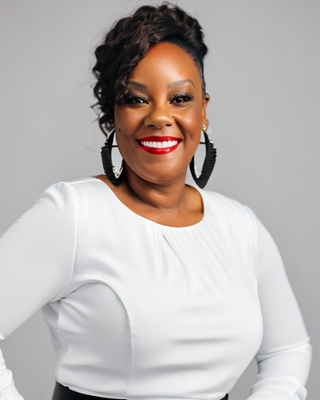 Photo of Akemi McGoogan, Clinical Social Work/Therapist, LCSW